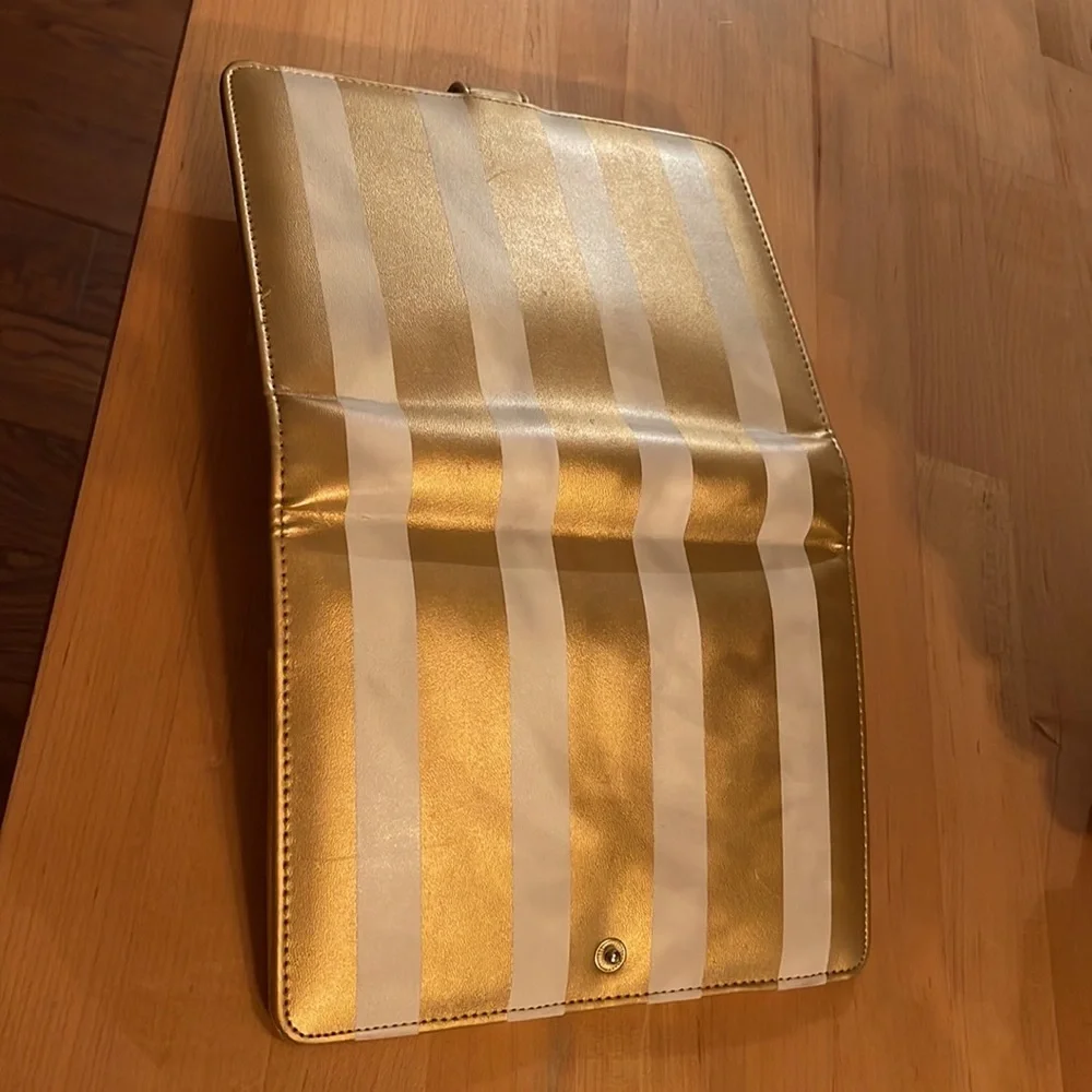 Second hand planner with calendar pages and tabs